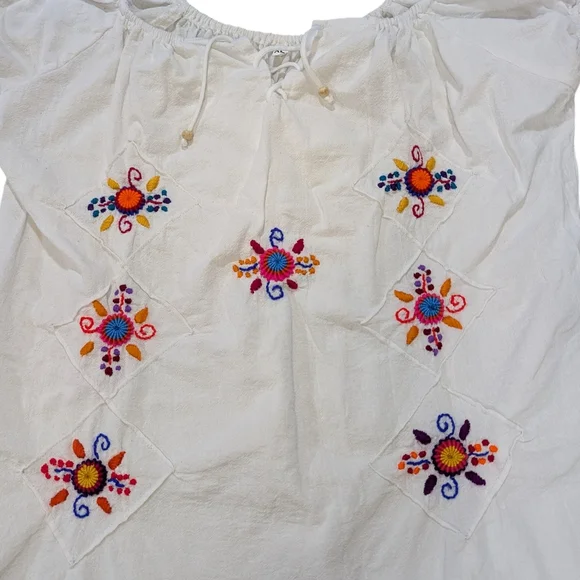 Embroidered White Cotton Peasant Blouse  Boho Floral Artisanal Women's Top XL - Picture 2 of 7